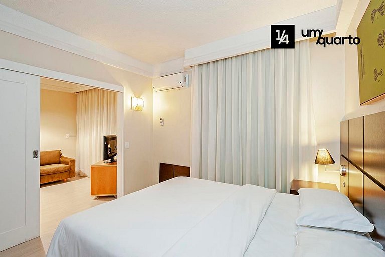 Loft Próx. Shopping Curitiba by ¼ UmQuarto.