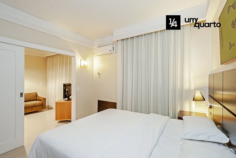 Loft Próx. Shopping Curitiba by ¼ UmQuarto.