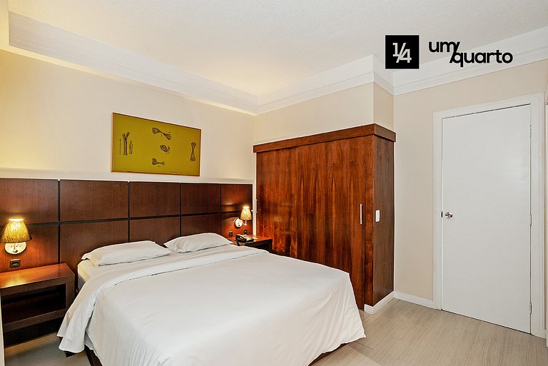 Loft Próx. Shopping Curitiba by ¼ UmQuarto.