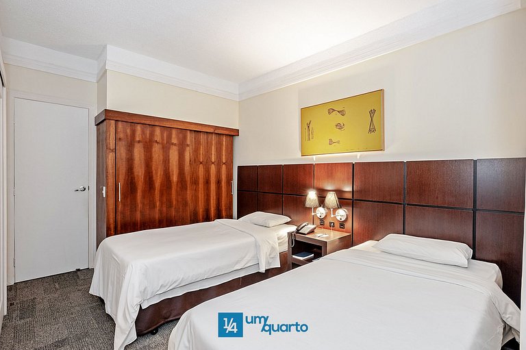 Loft Próx. Shopping Curitiba by ¼ UmQuarto.