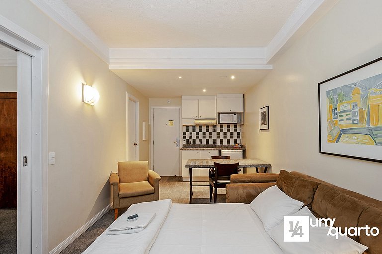 Loft Próx. Shopping Curitiba by ¼ UmQuarto.
