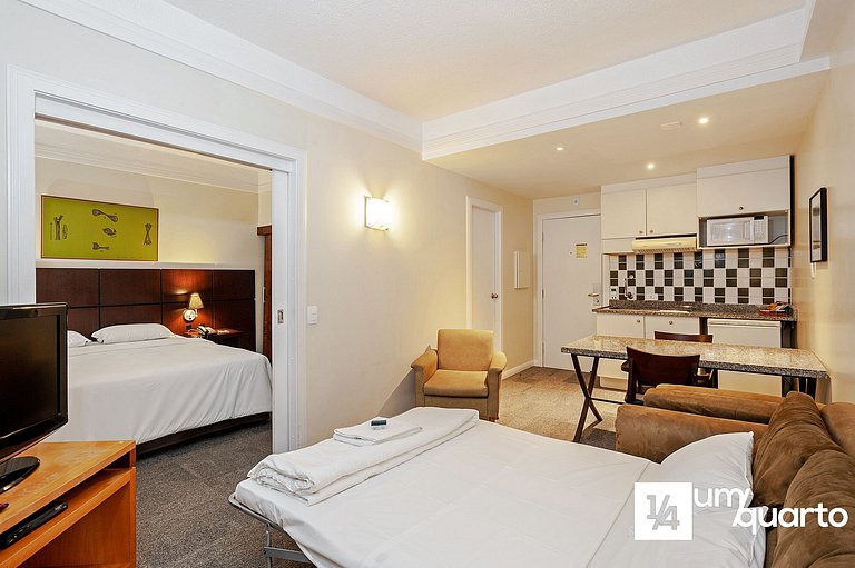 Loft Próx. Shopping Curitiba by ¼ UmQuarto.