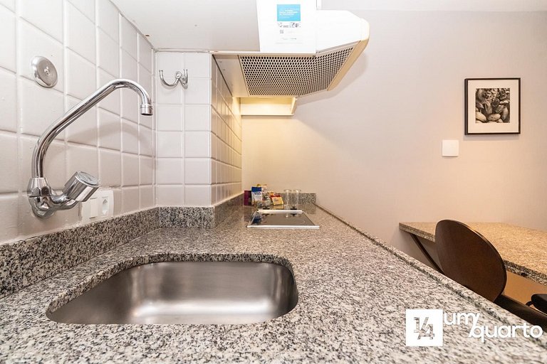 Loft Próx. Shopping Curitiba by ¼ UmQuarto.