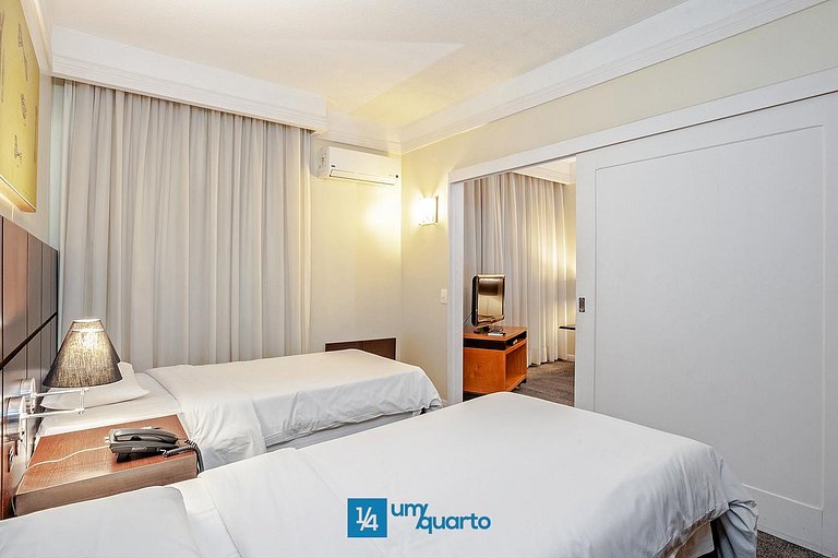 Loft Próx. Shopping Curitiba by ¼ UmQuarto.