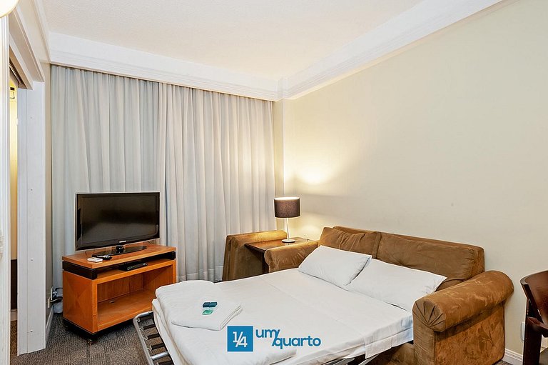 Loft Próx. Shopping Curitiba by ¼ UmQuarto.