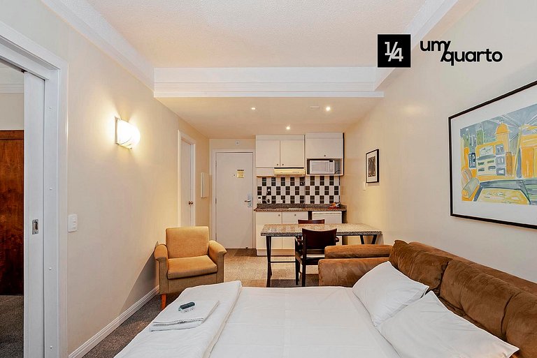 Loft Próx. Shopping Curitiba by ¼ UmQuarto.
