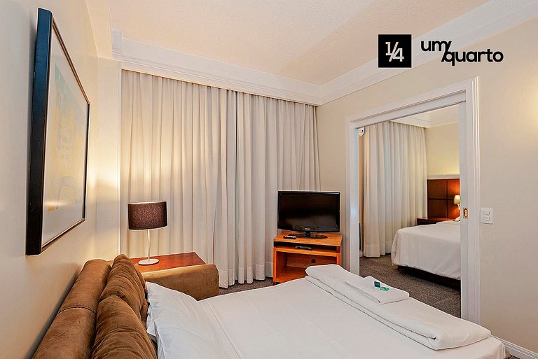 Loft Próx. Shopping Curitiba by ¼ UmQuarto.