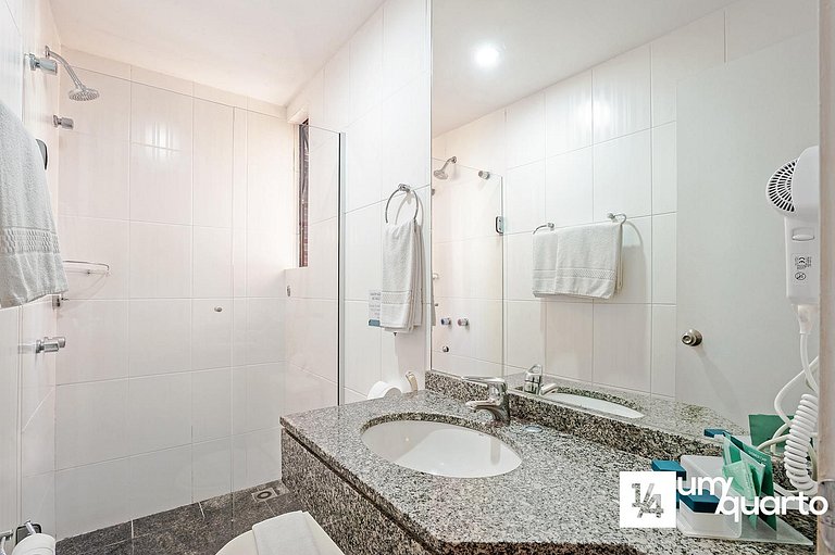 Loft Próx. Shopping Curitiba by ¼ UmQuarto.