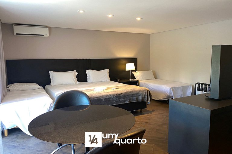 Loft Hercílio Luz by ¼ UmQuarto.