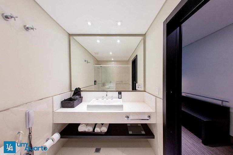 Loft com Cozinha by ¼ UmQuarto 5-PR.