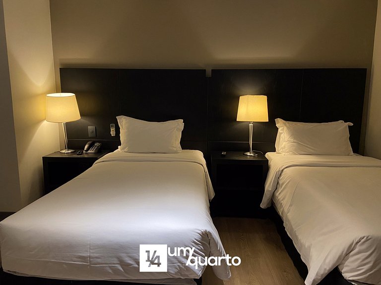 Suite Twin by ¼ UmQuarto 11-PR.