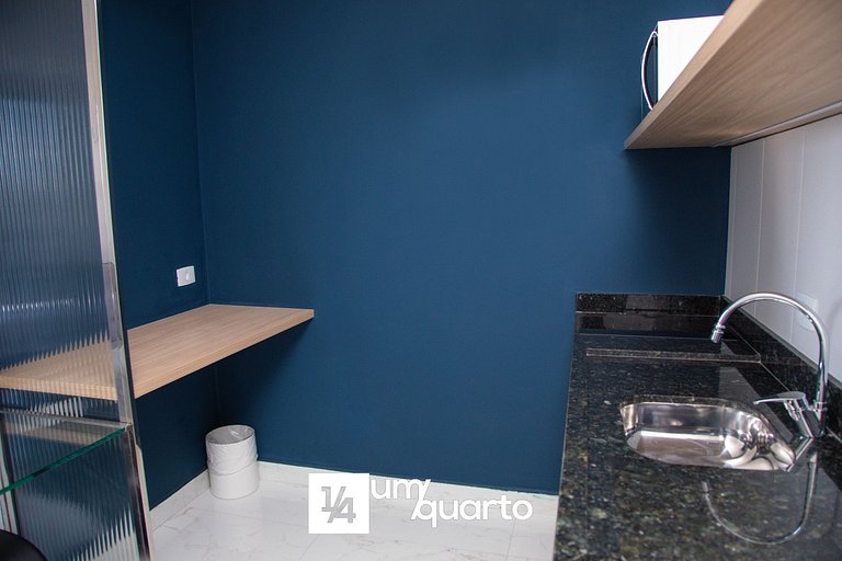 Studio Para 3 Pessoas by ¼ UmQuarto.