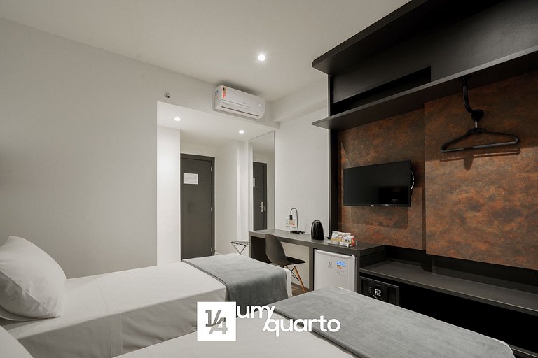 Loft prox. Arena Condá by ¼ UmQuarto