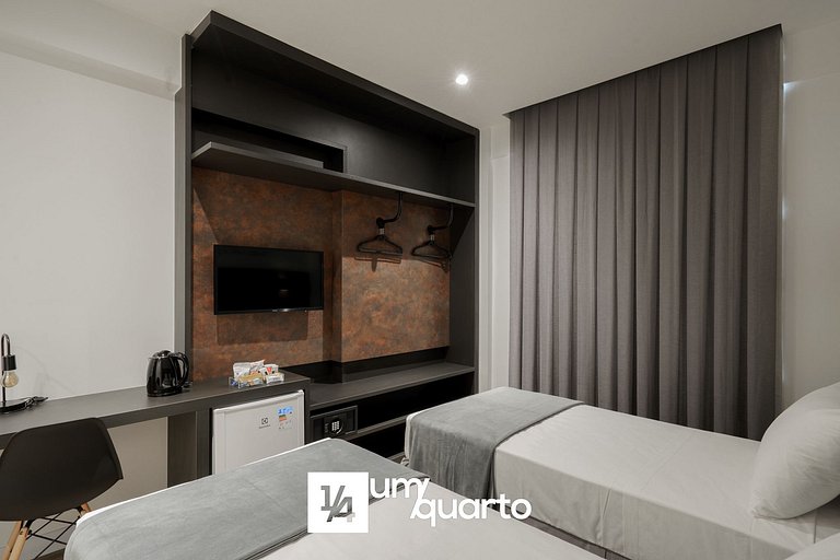 Loft prox. Arena Condá by ¼ UmQuarto