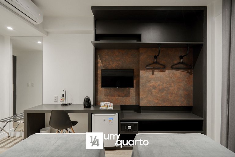 Loft prox. Arena Condá by ¼ UmQuarto