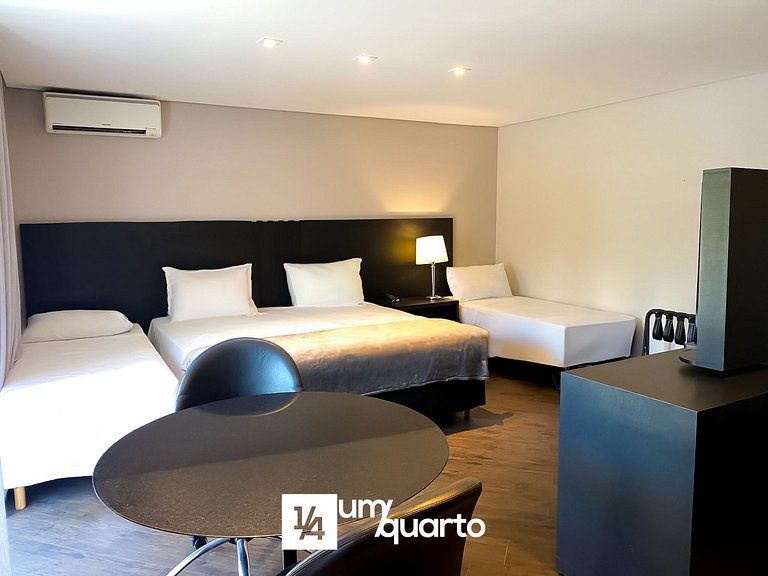Loft Hercílio Luz by ¼ UmQuarto.
