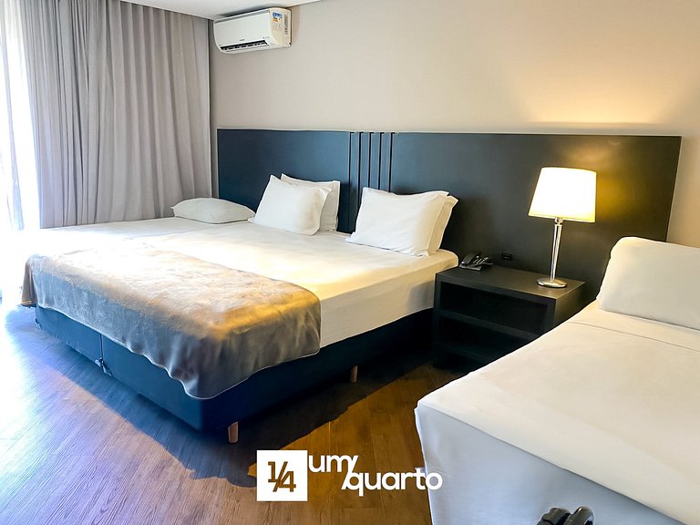 Loft Hercílio Luz by ¼ UmQuarto.
