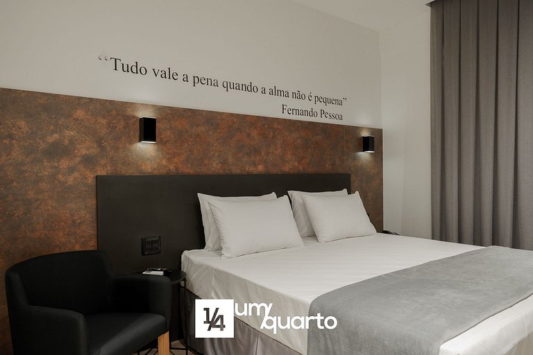 Loft prox. Arena Condá by ¼ UmQuarto