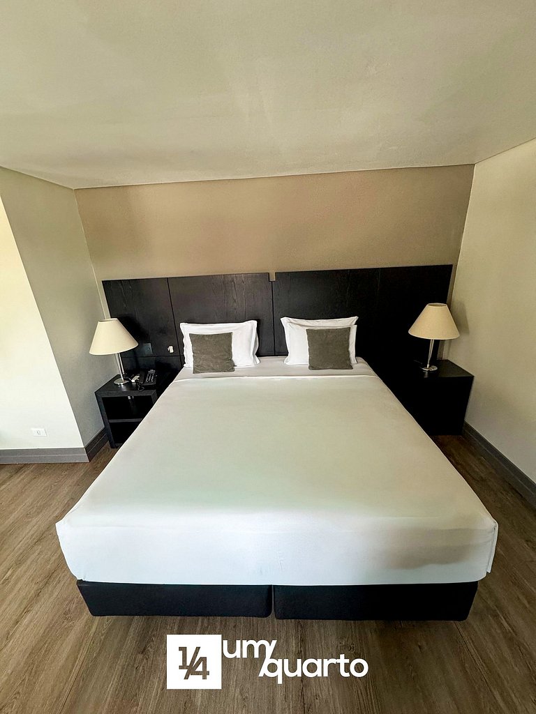 Suite Twin by ¼ UmQuarto 11-PR.