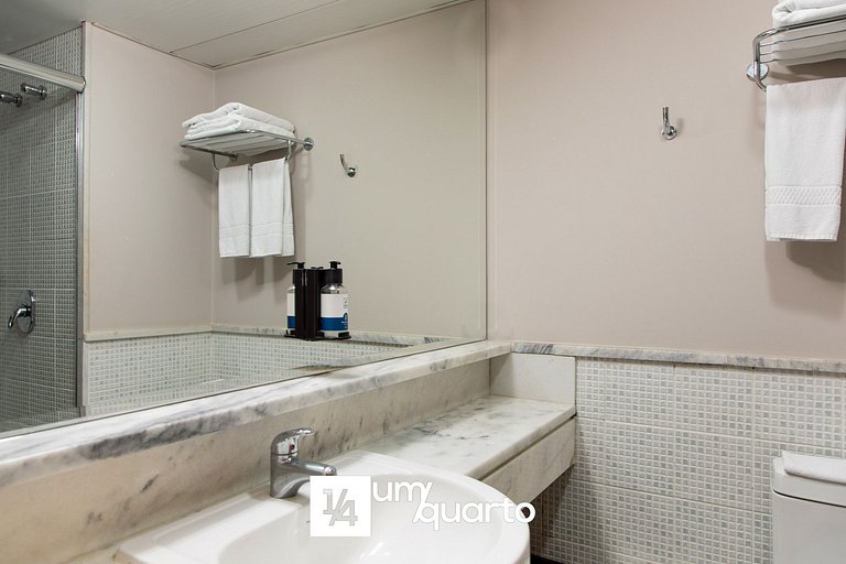 Loft Batel by ¼ UmQuarto.