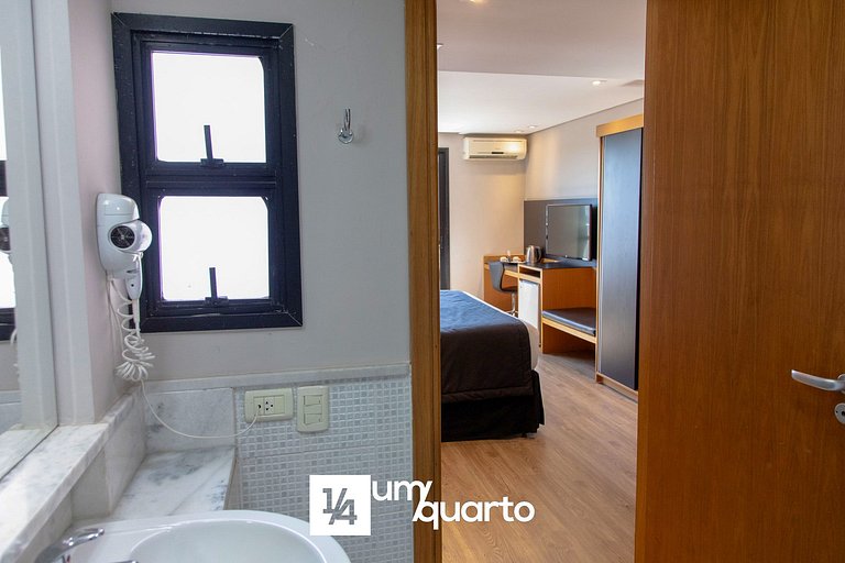 Loft Batel by ¼ UmQuarto.