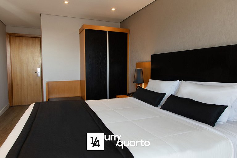 Loft Batel by ¼ UmQuarto.