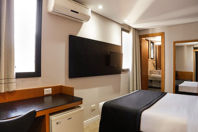 Loft Batel by ¼ UmQuarto.