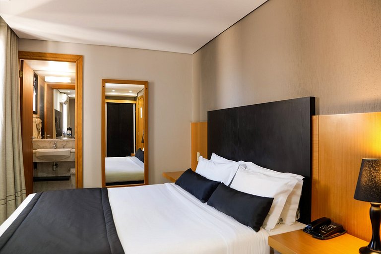 Loft Batel by ¼ UmQuarto.