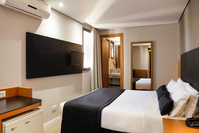 Loft Batel by ¼ UmQuarto.