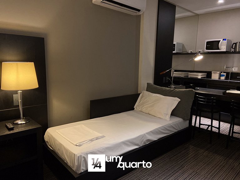 Loft com Cozinha by ¼ UmQuarto 6-PR.