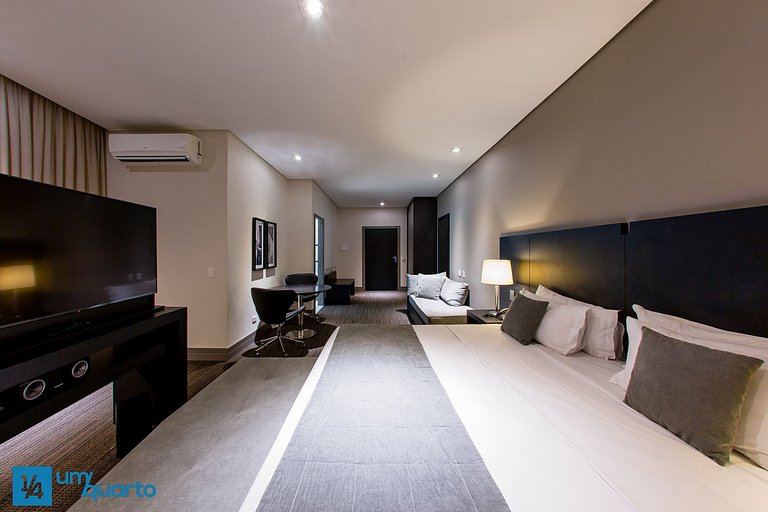 Manhattan by ¼ UmQuarto 10-PR.