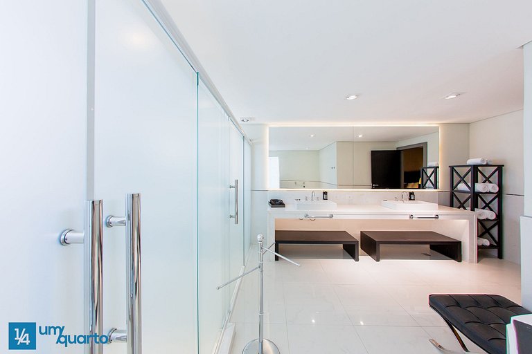 Manhattan by ¼ UmQuarto 10-PR.