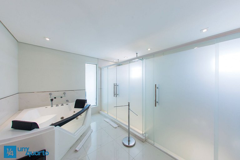 Manhattan by ¼ UmQuarto 10-PR.