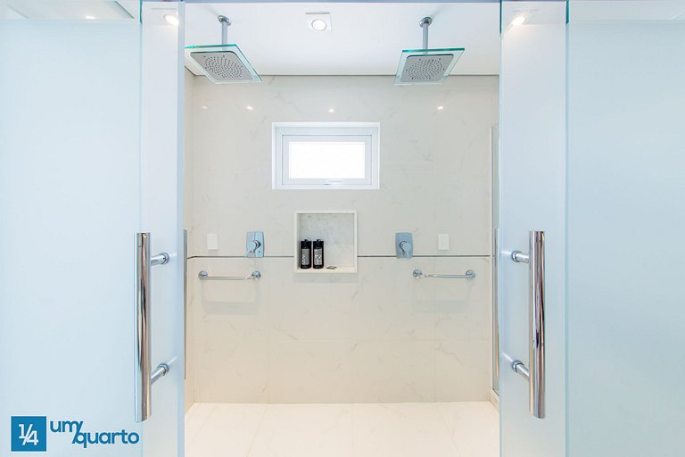 Manhattan by ¼ UmQuarto 10-PR.