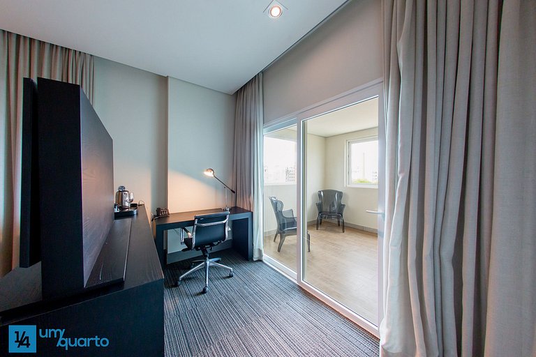 Manhattan by ¼ UmQuarto 10-PR.