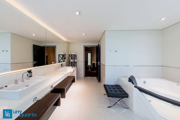 Manhattan by ¼ UmQuarto 10-PR.