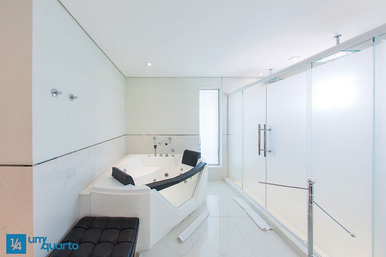 Manhattan by ¼ UmQuarto 10-PR.