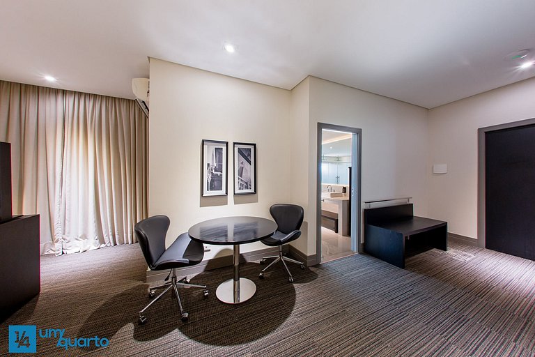 Manhattan by ¼ UmQuarto 10-PR.