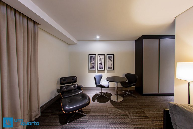 Suite by ¼ UmQuarto 11-PR.