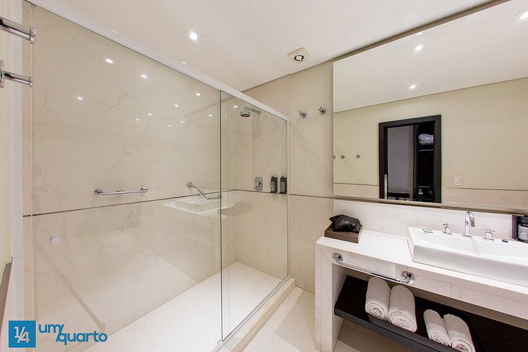 Suite by ¼ UmQuarto 11-PR.