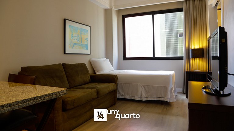 Loft Próx. Shopping Curitiba by ¼ UmQuarto.