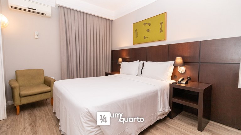 Loft Próx. Shopping Curitiba by ¼ UmQuarto.