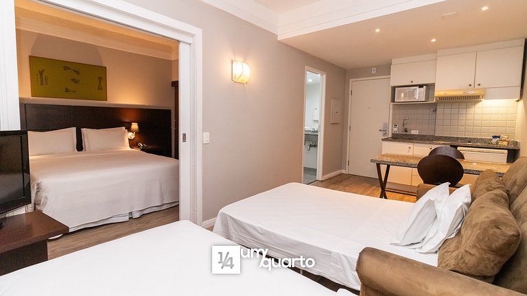 Loft Próx. Shopping Curitiba by ¼ UmQuarto.