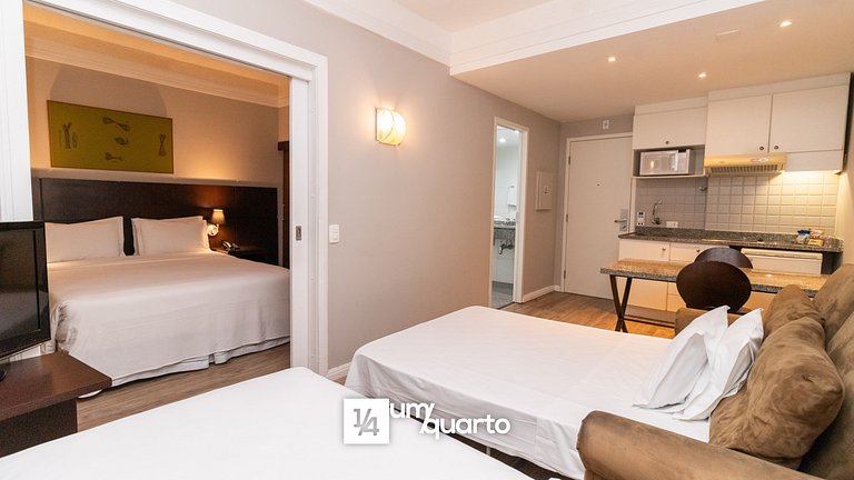 Loft Próx. Shopping Curitiba by ¼ UmQuarto.