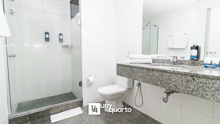 Loft Próx. Shopping Curitiba by ¼ UmQuarto.