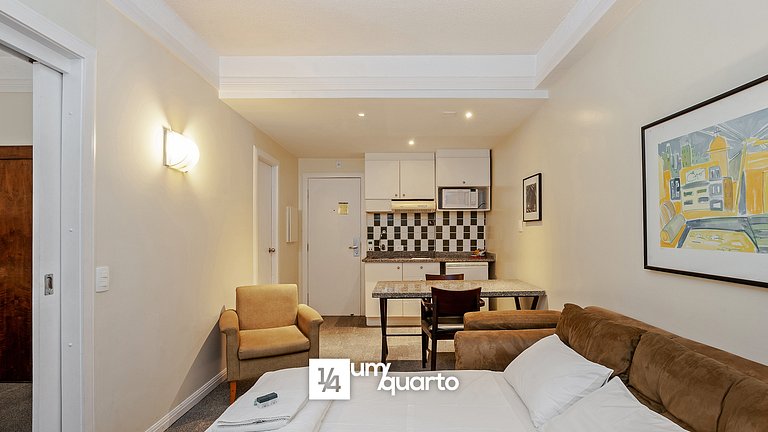 Loft Próx. Shopping Curitiba by ¼ UmQuarto.