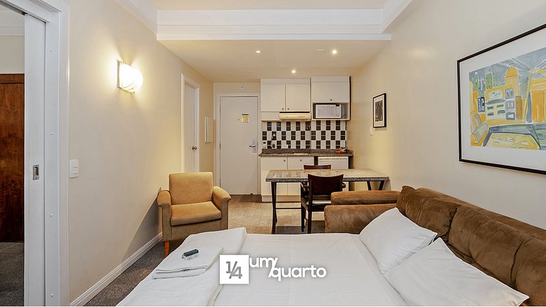 Loft Próx. Shopping Curitiba by ¼ UmQuarto.