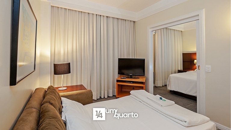 Loft Próx. Shopping Curitiba by ¼ UmQuarto.