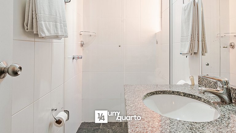 Loft Próx. Shopping Curitiba by ¼ UmQuarto.