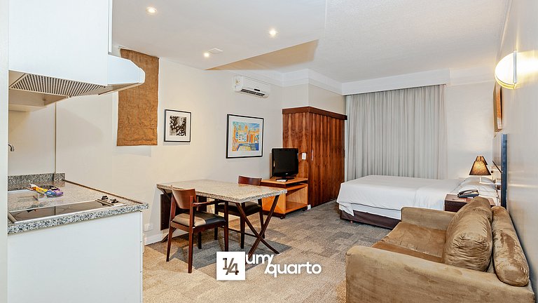 Loft Próx. Shopping Curitiba by ¼ UmQuarto.